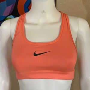 Woman’s Peach NIKE Sports Athletic Bra XS